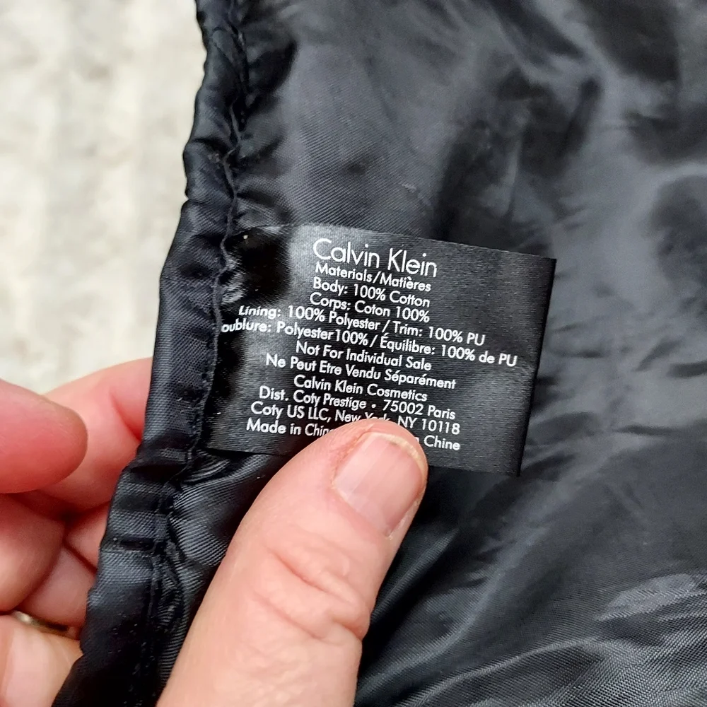 Calvin Klein large lightweight black duffle Carry On travel tote bag